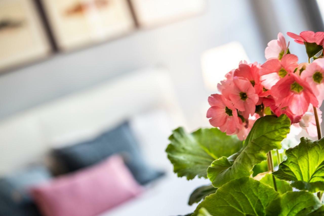 Isola Bella Apartments, Suite Στρέσα Εξωτερικό φωτογραφία